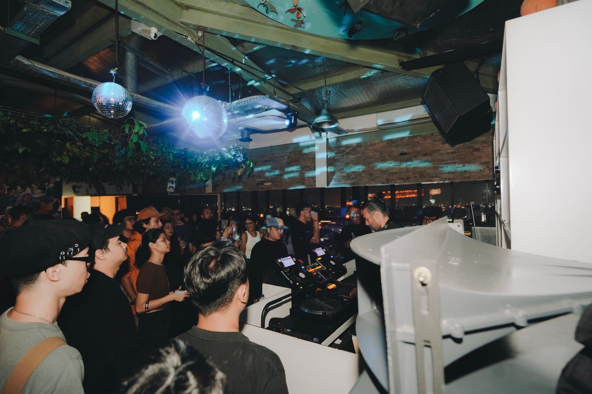 A night at the 18+ Music Bar